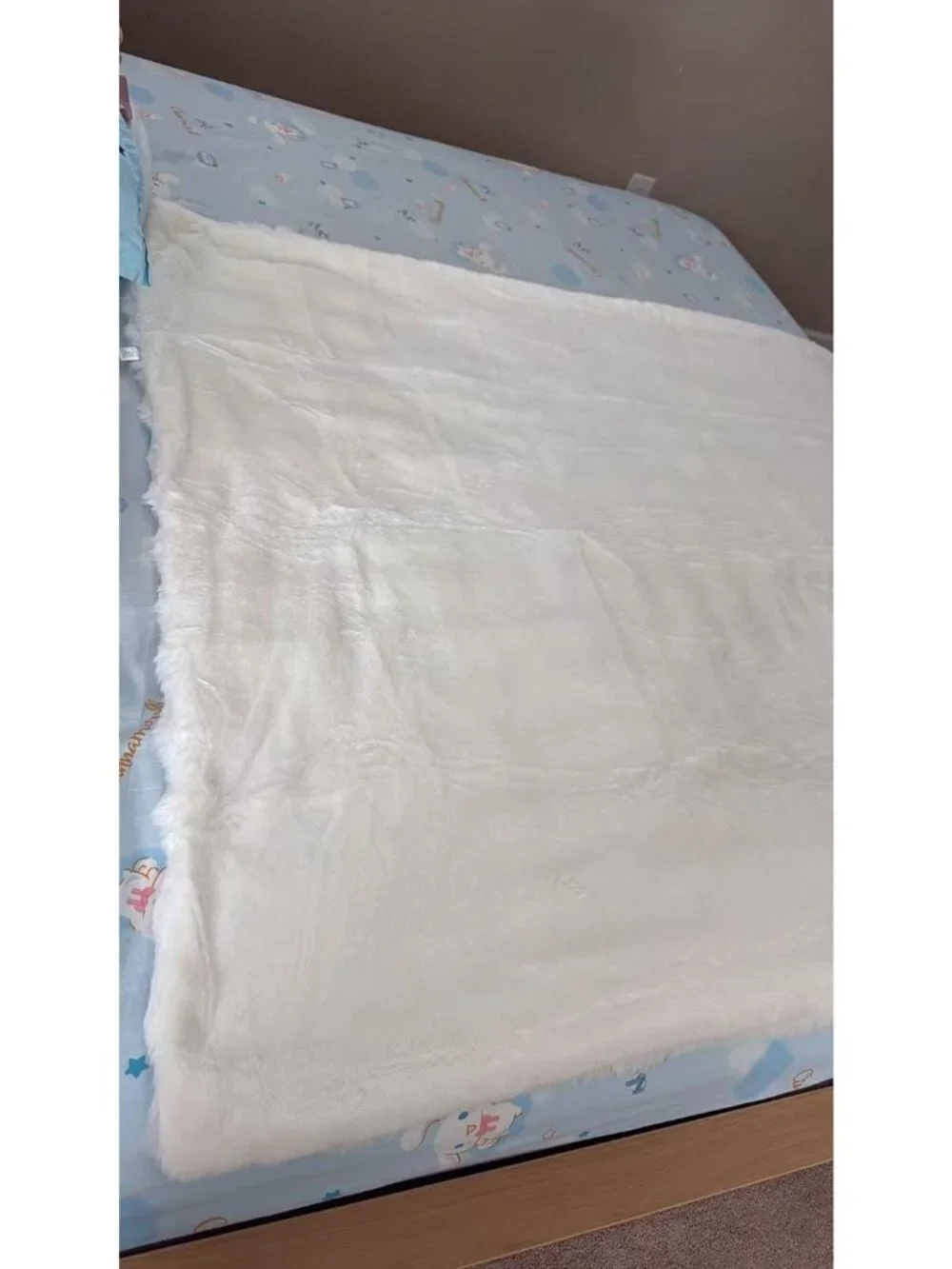 51.18*62.99inch White Fluffy Faux Fur Throw Blanket, Soft Warm Plush Blanket